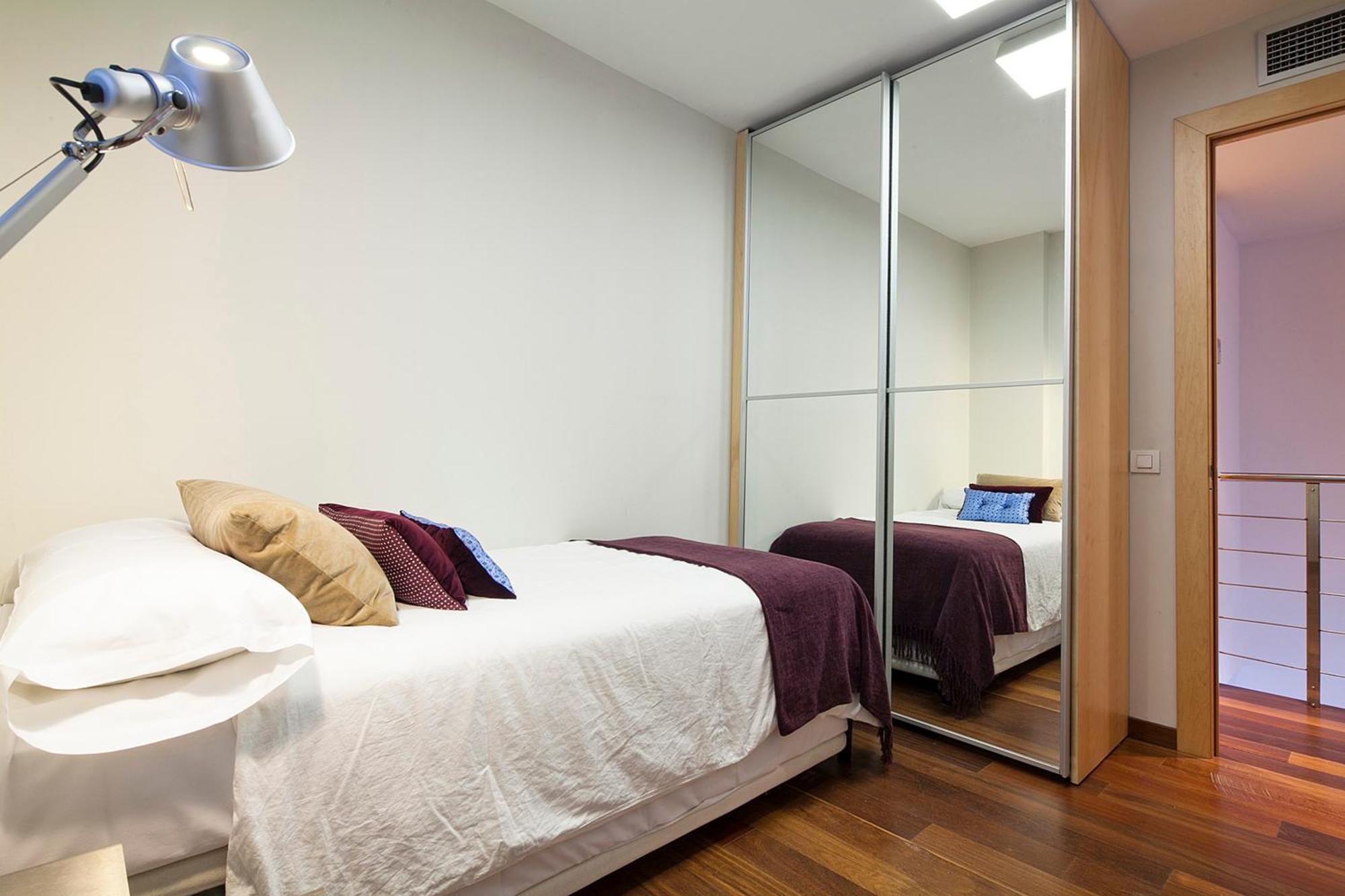 My Space Emirates - Splendid Apartment With Terrace And Pool Near Park Gueell 巴塞罗那 外观 照片