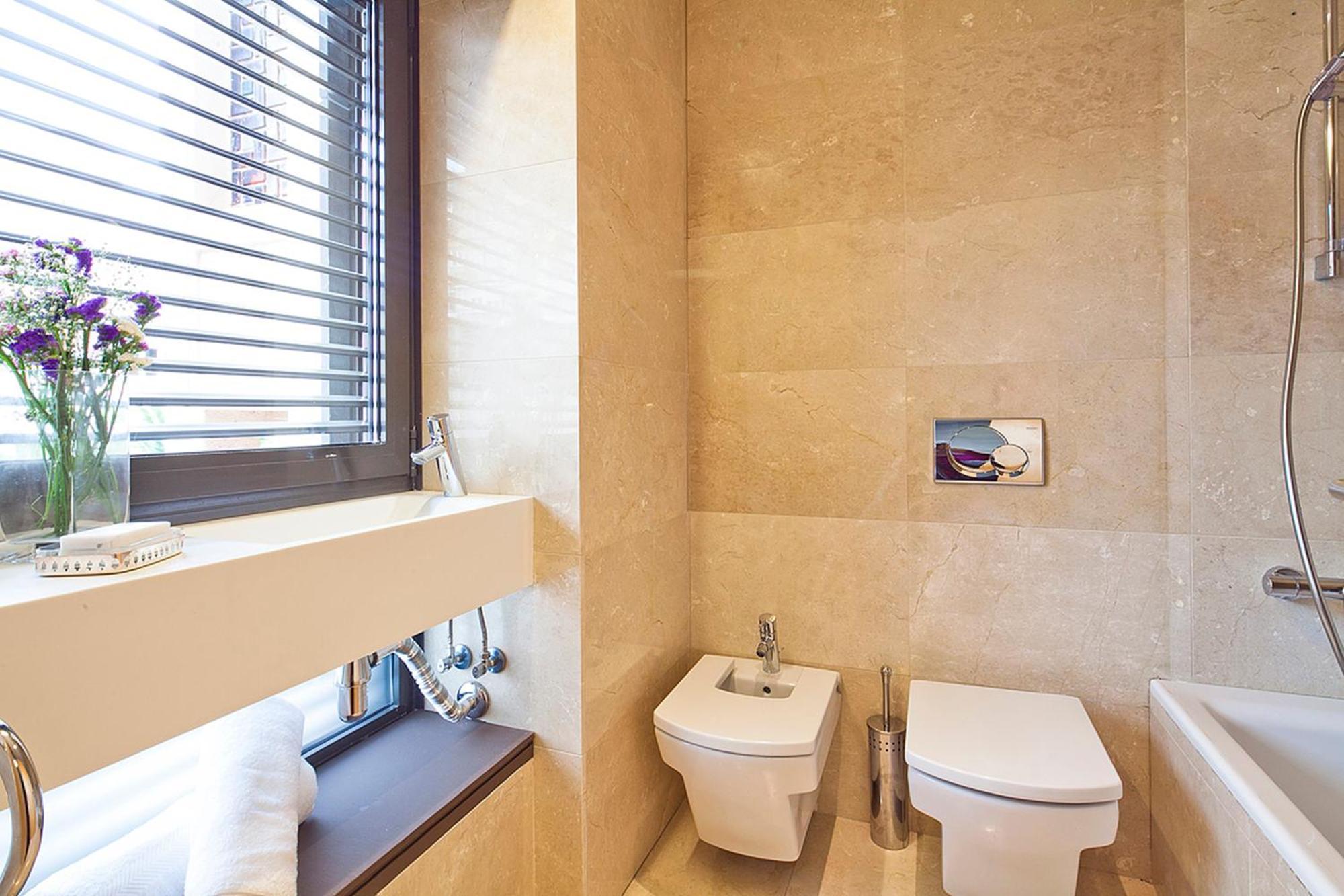 My Space Emirates - Splendid Apartment With Terrace And Pool Near Park Gueell 巴塞罗那 外观 照片
